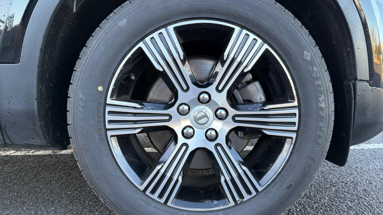 Volvo Xc40 2.0 T4 Inscription 5dr AWD Geartronic Petrol Estate